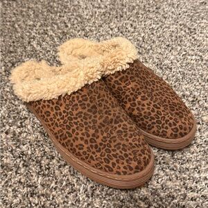 Sole Society Brown and Cream Slippers with Plush Lining